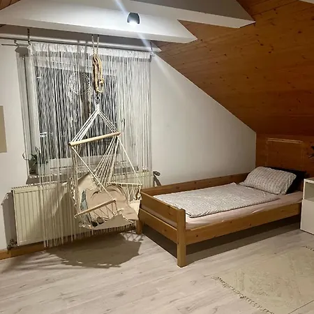 Mit Gemeinschaftbad Und Kuche *